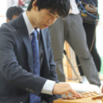 史上最年少１４歳棋士・藤井聡太四段１９連勝へ対局開始