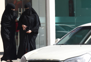 サウジ女性運転解禁