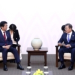 文大統領、韓米訓練の進行を主張した安倍首相に「内政干渉」と一針