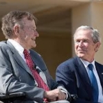 ブッシュ元米大統領の国葬、「最高の父」と長男ブッシュ氏が追悼