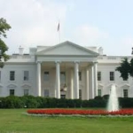 前米大統領顧問や記者３人も、ホワイトハウスで集団感染か