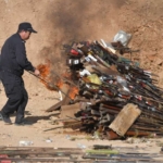 中国153都市で違法な銃や爆発物を一斉廃棄 集中取り締まりで犯罪抑止