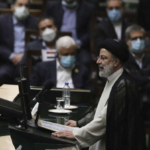 イラン ライシ新大統領就任「米による制裁の全面解除を」