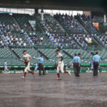 甲子園、土砂降りで八回表で試合終了 大阪桐蔭が勝利 グラウンドは“泥沼”状態