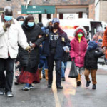 NYのマンションで火災、子ども9人含む19人死亡 「最悪の火災」