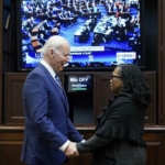 米最高裁判事に初の黒人女性　上院が承認、今夏就任へ