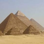クフ王のピラミッド内に空間確認　国際チーム調査、構造解明に期待