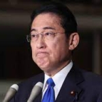岸田首相、新体制も厳しい前途「低空飛行どころか潜水艦」　総裁選出馬できず退陣の見方も